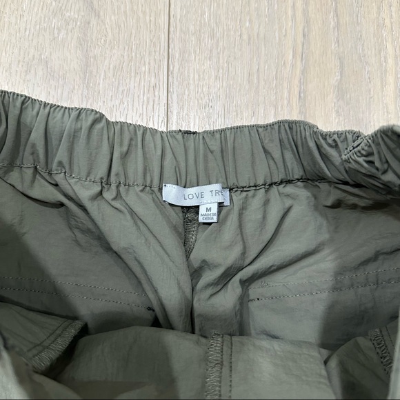 green parachute cargo pants - Picture 5 of 6